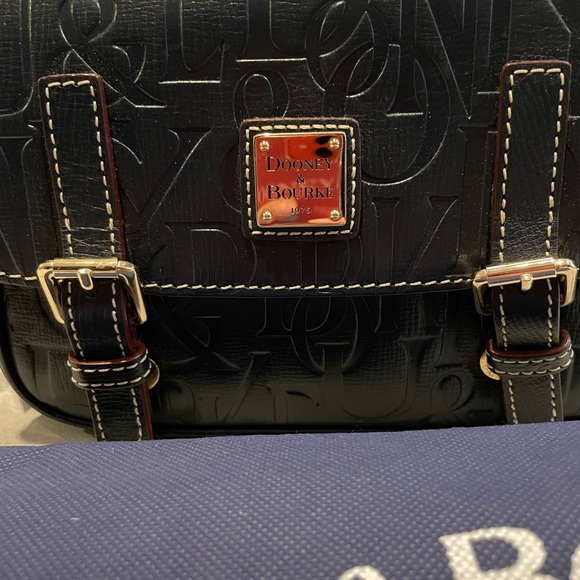 dooney and bourke retro embossed blue leather Safari crossbody Bag - Picture 3 of 13